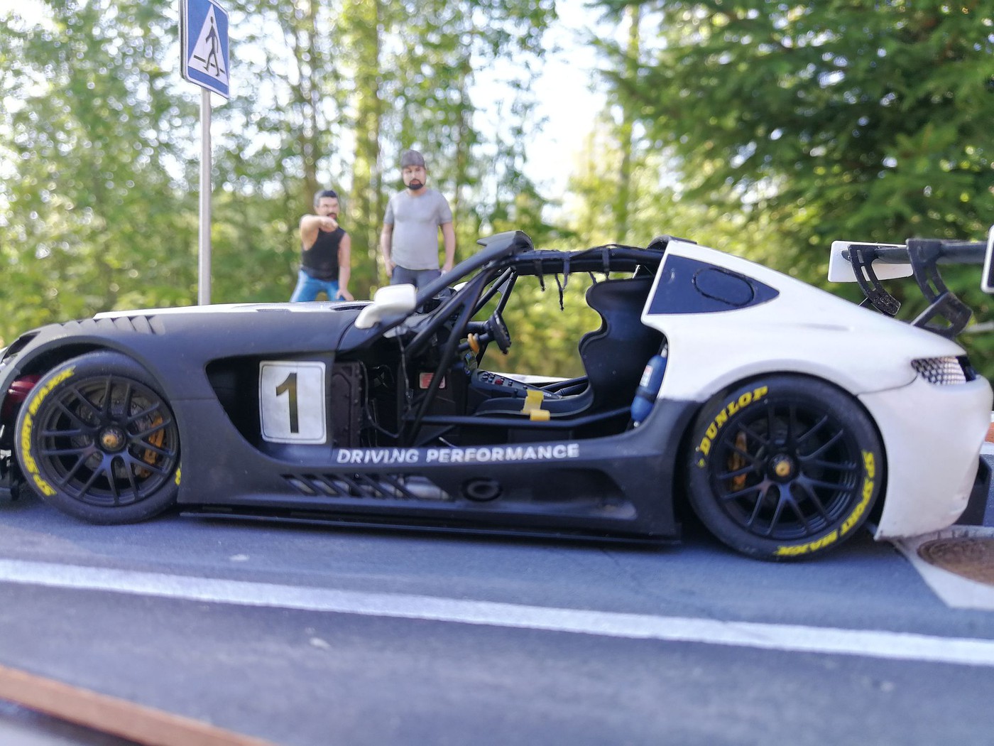 AMG GT3 - Moded Amggt3_outside_shots4-vi